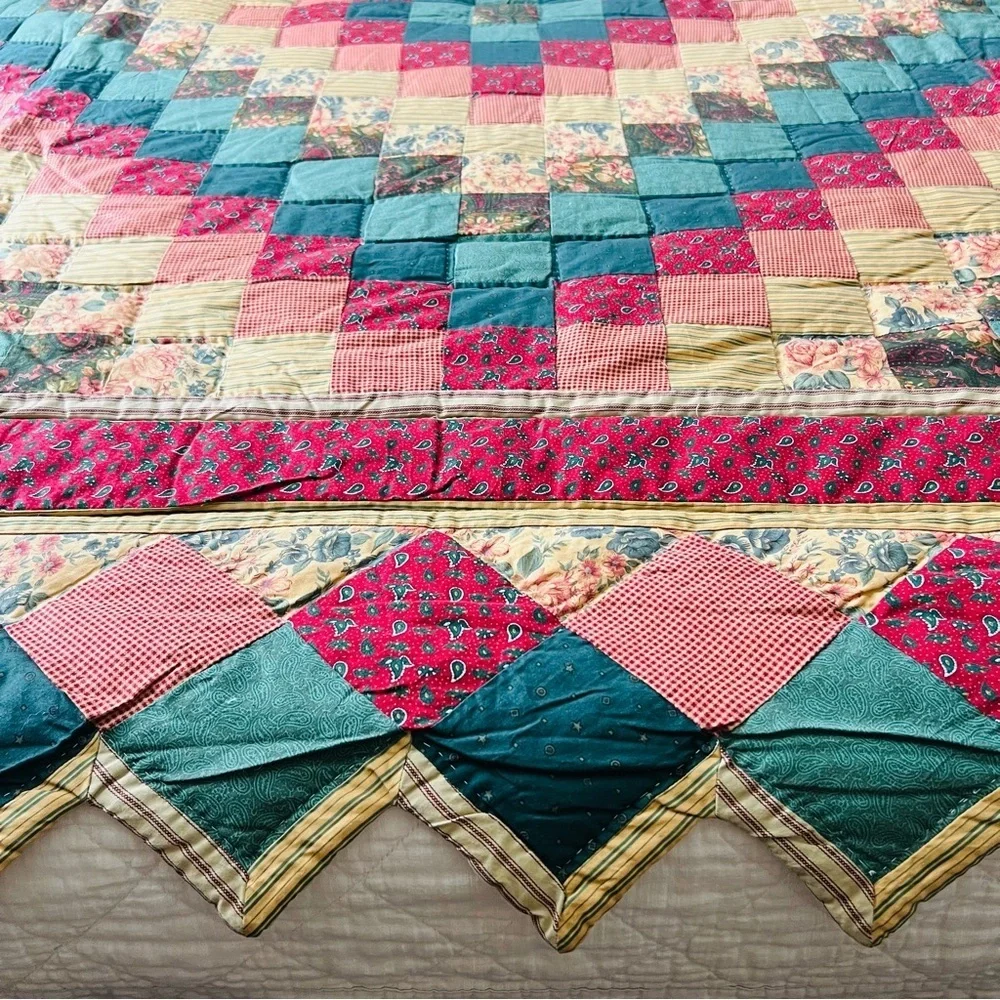 Vintage Patchwork  King Size Quilt in Multicolor Design